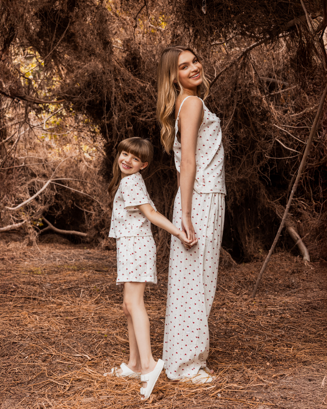 Pyjama femme mini coeurs avec bretelles et pantalon